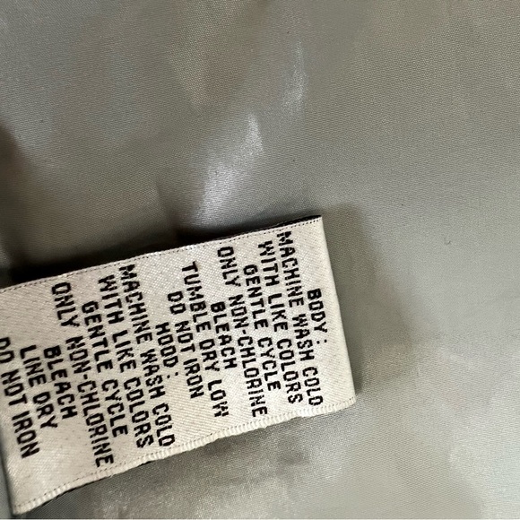 Talbots Light Gray Vest with removable Hood size P - Picture 3 of 9